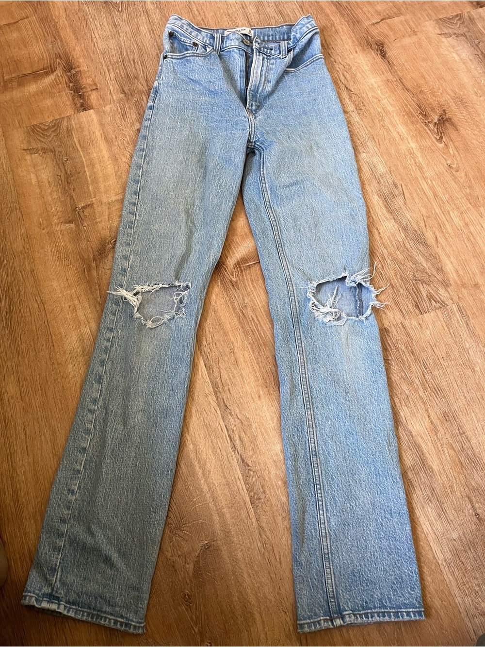 Abercrombie & Fitch Light Blue Straight-Leg Jeans with Knee Rips